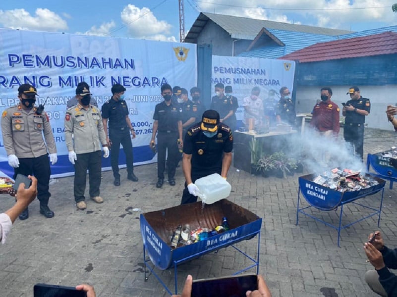  Pemusnahan Barang Ilegal, Hasil Penindakan Bea Cukai di Magelang dan Kendari