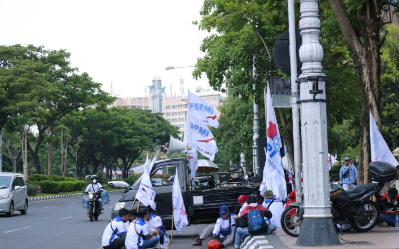  Buruh Semarang Tuntut Kenaikan UMK Hingga 10 Persen