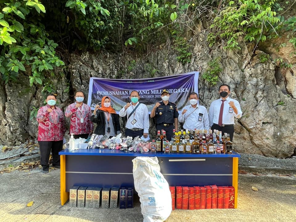  Bea Cukai Jayapura Musnahkan Barang Ilegal Berbahaya