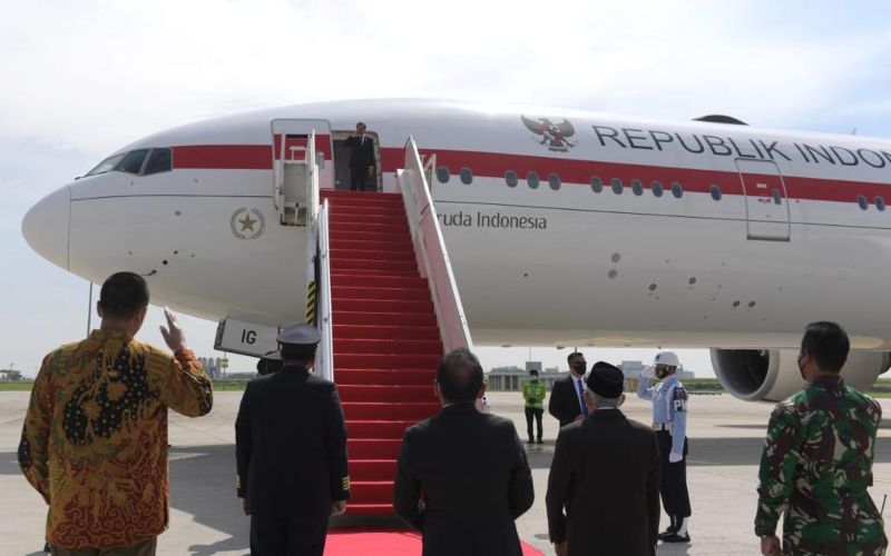  Jokowi Pilih Gunakan Garuda Indonesia untuk Keliling 3 Negara