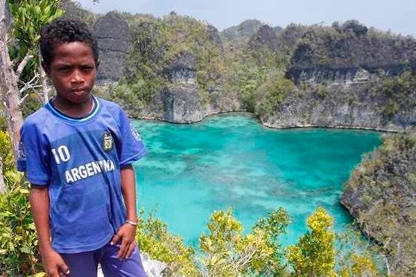  Dukung Pariwisata, Antis Gelontorkan 500.000 Cairan Pembesih Tangan di Raja Ampat