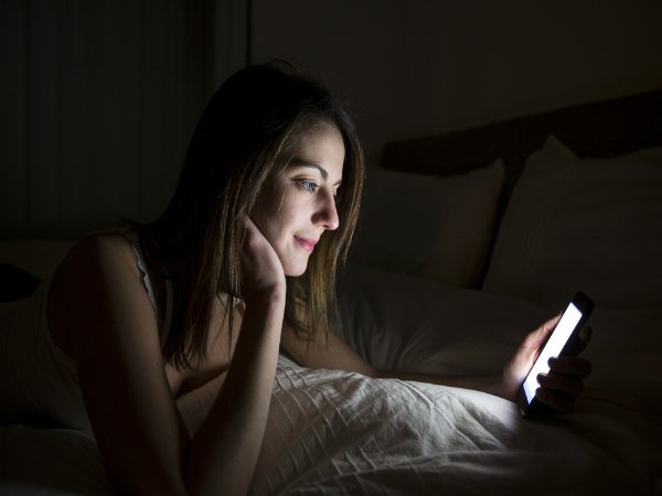  Kebiasaan-kebiasaan yang Bikin Susah Tidur Malam 