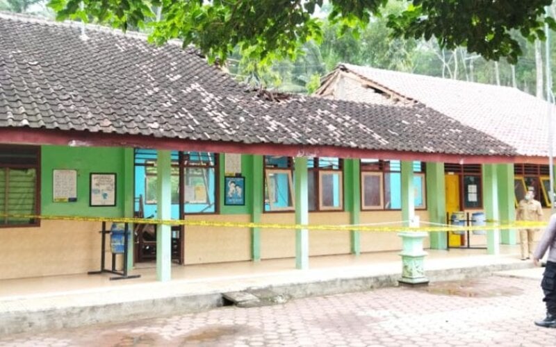  Ruang Kelas SD Dongko Trenggalek Ambruk Saat Hujan Deras