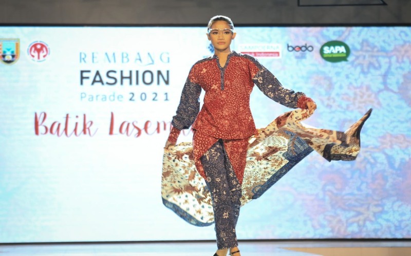  Kreatif Mengolah Batik Lasem Jadi Busana Modern Ready to Wear