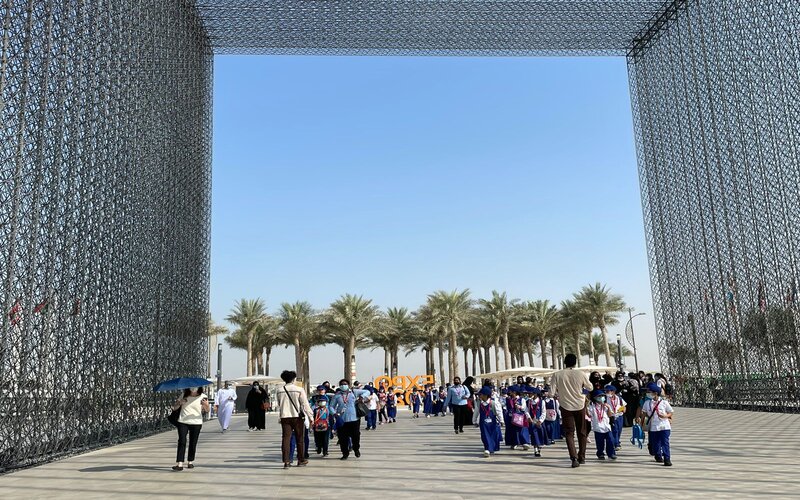 Pengunjung yang menghadiri Expo 2020 Dubai, di Dubai, Uni Emirat Arab, Selasa (2/11/2021)/Maria Y. Benyamin - Bisnis