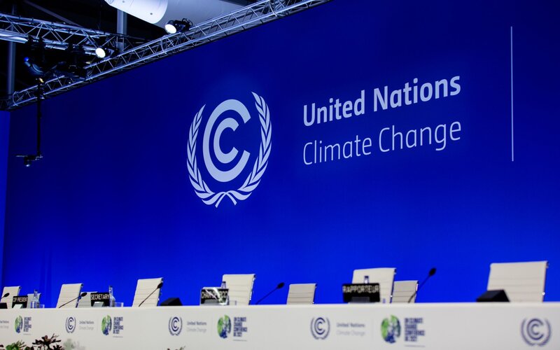 Deretan bangku pembicara dalam panggung utama di pembukaan COP26 UN Climate Change Conference in Glasgow, Inggris, Minggu (31/10/2021).