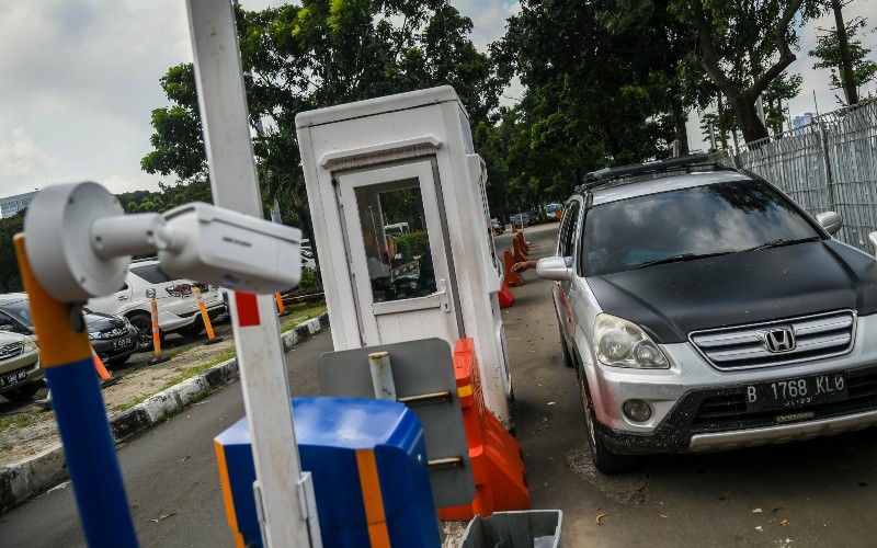  POLUSI UDARA  : Kendaraan Tak Lulus Emisi Ditilang