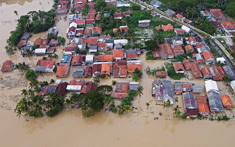  Ratusan Rumah di Karawang Terendam Banjir Akibat Meluapnya Sungai Cibeet