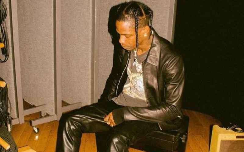  Pasca Insiden Konser Travis Scott: Penyanyi Mengaku Sedih, Kylie Jenner Hapus Video Konser
