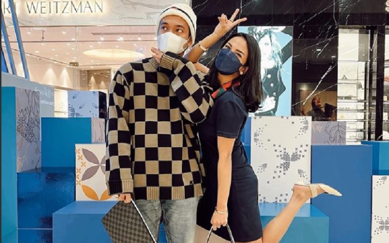  Crazy Rich Surabaya Akan Mentori Bisnis Adik-adik Bibi dan Vanessa Angel