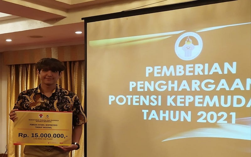  Mahasiswa UNS Ini Dinobatkan Jadi Pemuda Difabel Berprestasi Nasional, Begini Kisahnya