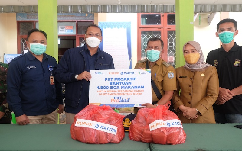  Respons Cepat Banjir Bontang, Pupuk Kaltim Salurkan 1.500 Paket Makanan