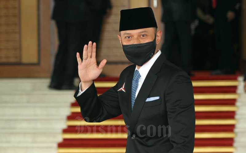 Ketua Umum Partai Demokrat Agus Harimurti Yudhoyono saat tiba di Ruang Rapat Paripurna I, Kompleks Parlemen, Jakarta, Jumat (14/8/2020). Bisnis/Arief Hermawan P 