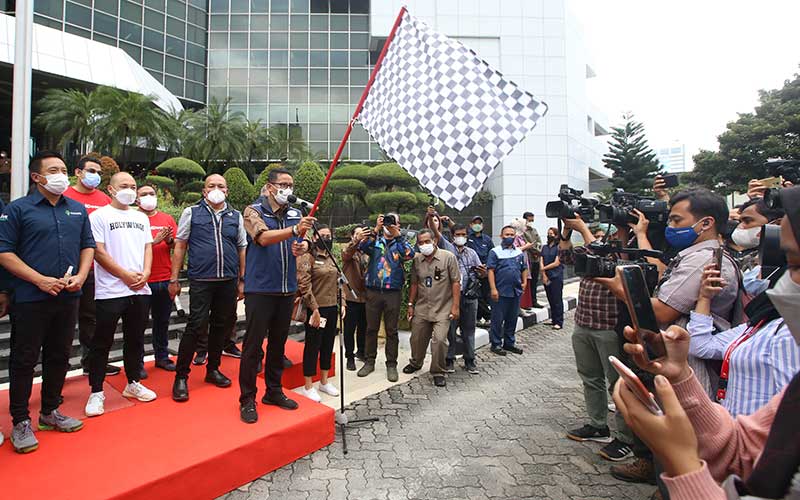  Kemenparekraf Bersama RedDoorz Luncurkan Mobil Vaksin