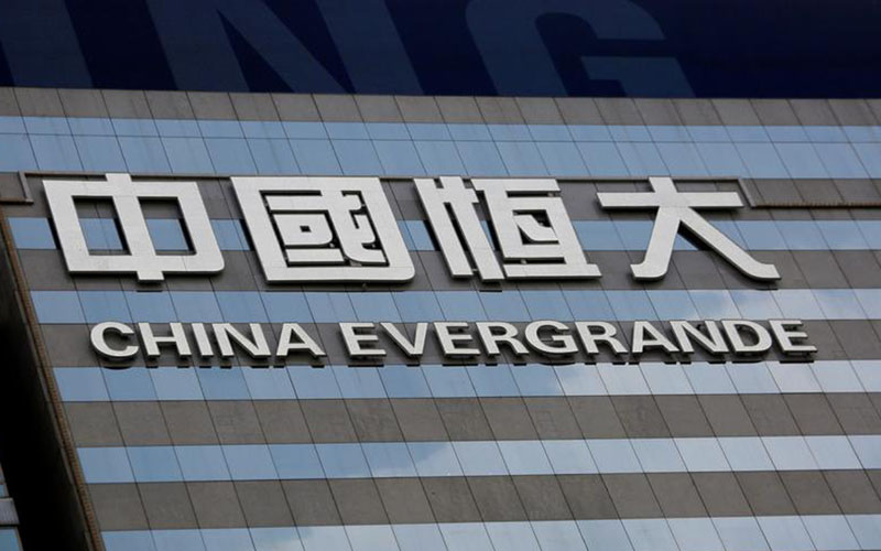 Logo perusahaan China Evergrande di kantor mereka di Hong Kong pada 26 Maret 2018./Reuters/Bobby Yip