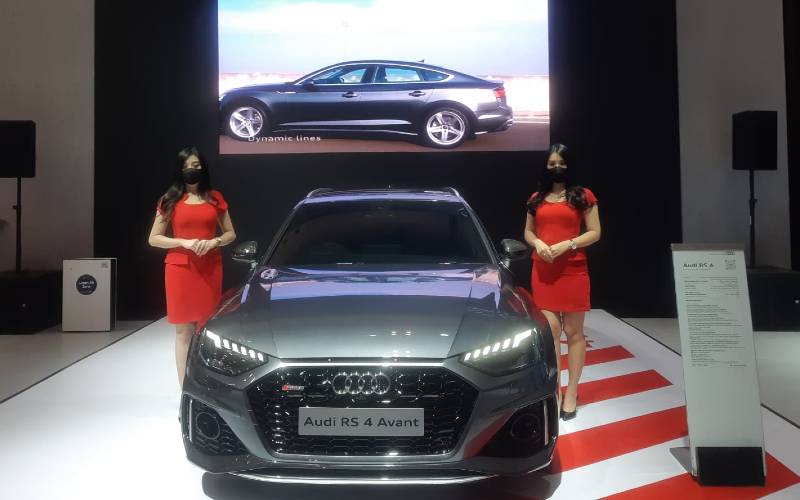 Tampilan New Audi RS4 Avant dalam gelaran GAIKINDO Indonesia International Auto Show (GIIAS) 2021. - Nyoman Ary Wahyudi