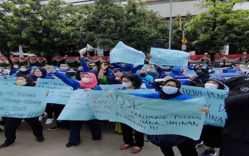  Klaim Tak Kunjung Dibayar, Nasabah Bumiputera Geruduk Kantor OJK Sampaikan Somasi