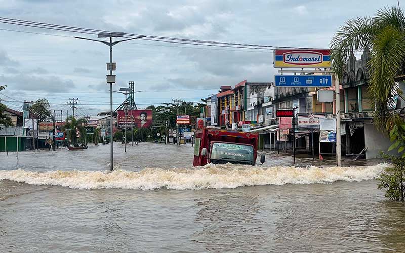  Curah Hujan Tinggi, Puluhan Ribu Rumah di Sintang Kalimantan Barat Terendam Banjir