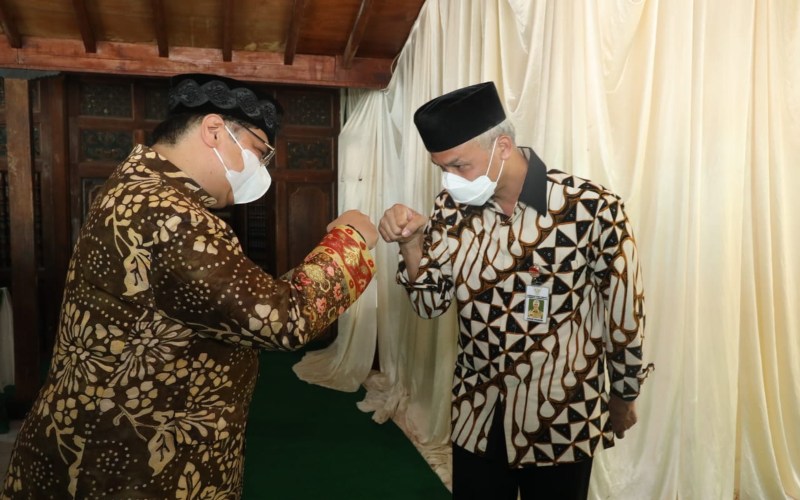  Survei: Prabowo-Ganjar Paling Populer, Airlangga Kalah dari Puan