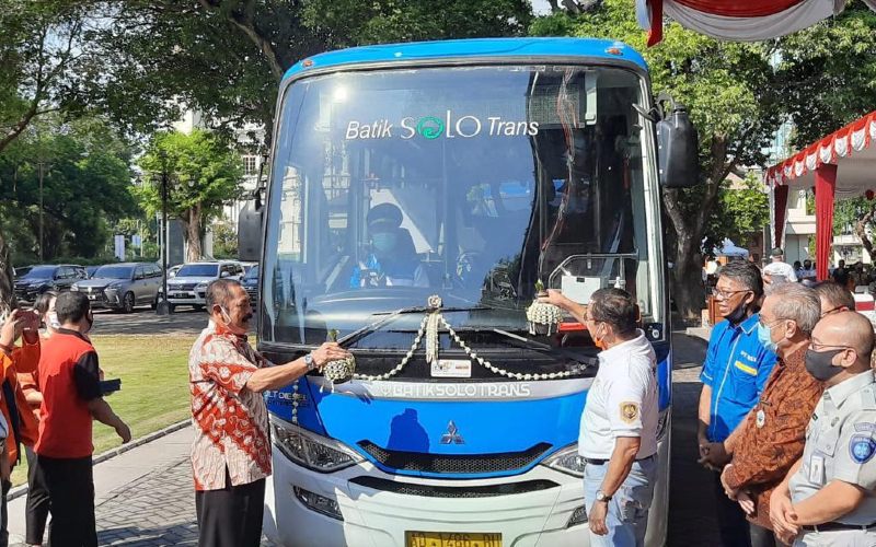 Kemenhub Resmikan Bus Trans Mamminasata di Makassar, Ini Rutenya