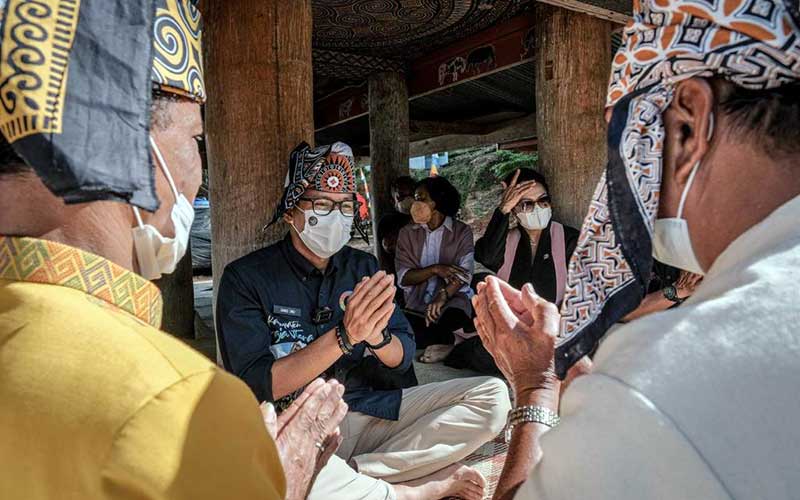  Menteri Sandiaga Memberikan Pembinaan Pariwisata, Membangkitkan Ekonomi Desa Lembang Nonongan