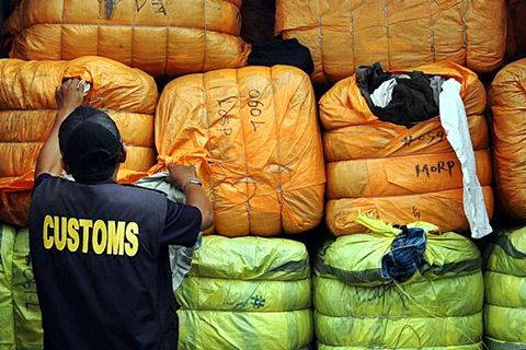  Lindungi Industri Dalam Negeri, Pakaian Impor Resmi Dipungut Bea Masuk