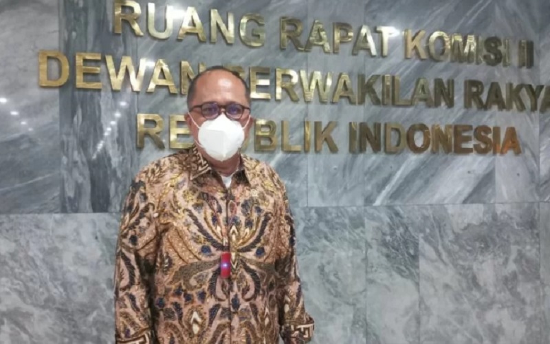 DPR Desak Kemenpan RB dan KASN Tindak Tegas Pejabat Kementan Kenakan Seragam NasDem