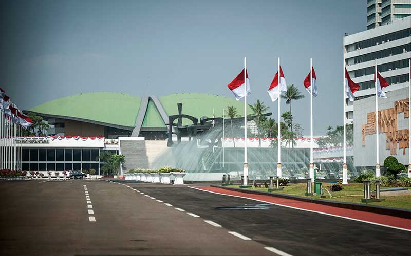 Suasana Kompleks Parlemen Senayan saat berlangsungnya Sidang Tahunan MPR dan Sidang Bersama DPR dan DPD di Jakarta, Senin (16/8/2021). ANTARA FOTO/Aprillio Akbar