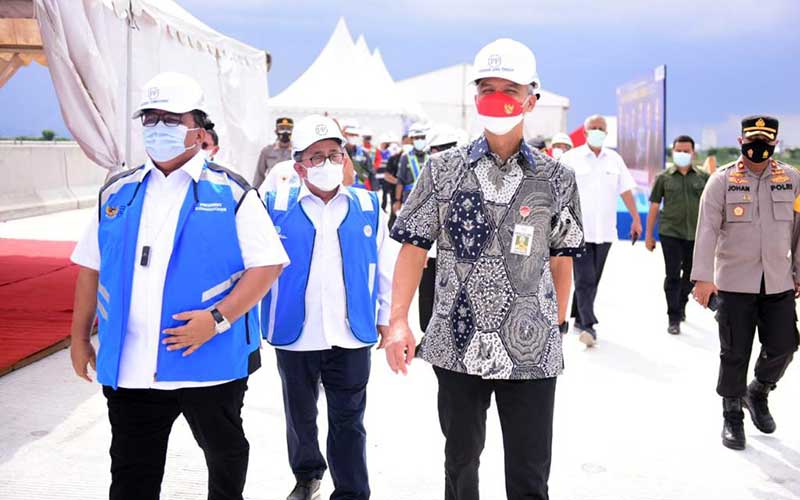  Komut PTPP Bersama Gubernur Jateng Ganjar Pranowo Tinjau Pembangunan Jalan Tol Semarang-Demak