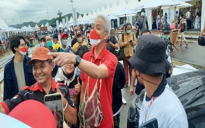  Datangi Gerai UMKM di Mandalika, Ganjar Cari Kaos