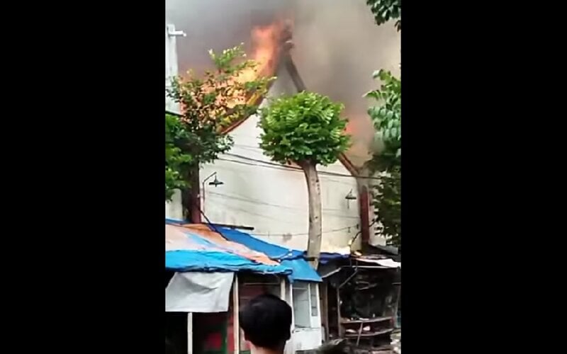  Klenteng Poo An Kiong Kota Blitar Terbakar