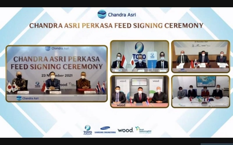 Acara penandatanganan kesepakatan antara Chandra Asri Petrochemical dengan Toyo Engineering Corporation, Samsung Engineering Co., Ltd., Wood, dan PT Haskoning Indonesia untuk menggarap CAP2/Dok.Perusahaan