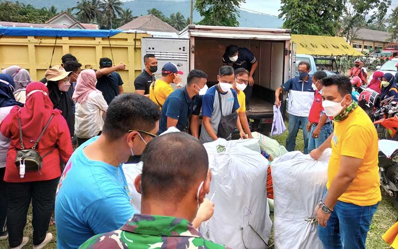  Bank Mandiri Berkeja Sama Dengan MAI Salurkan Bantuan Untuk Pengungsi Erupsi Gunung Semeru