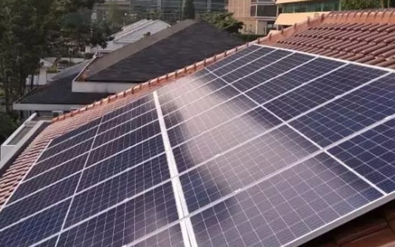  Xurya Daya Amankan Kontrak 300 MW PLTS Atap hingga 2024