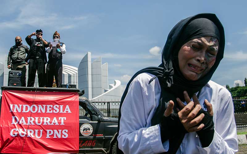  Aliansi Forum Guru Bandung Raya Gelar Aksi Serukan Indonesia Darurat Guru PNS