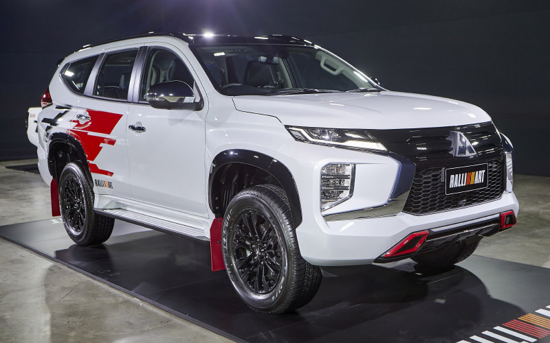  Mitsubishi Meluncurkan Pajero dan Triton Ralliart, Simak Ubahannya