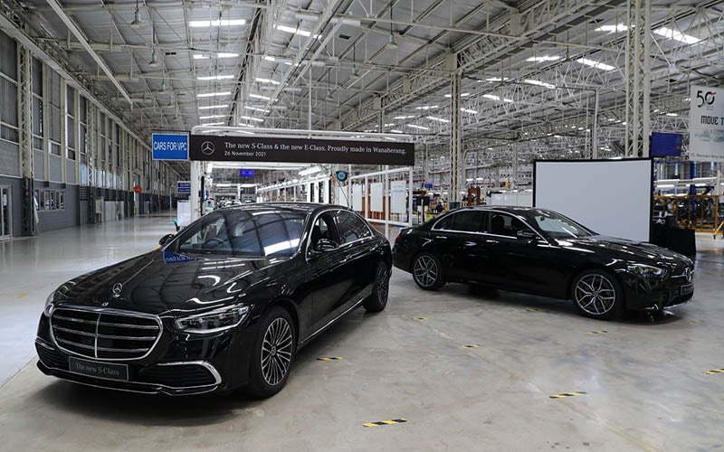  Mercedes-Benz S-Class dan E-Class Rakitan Lokal Siap Distribusi