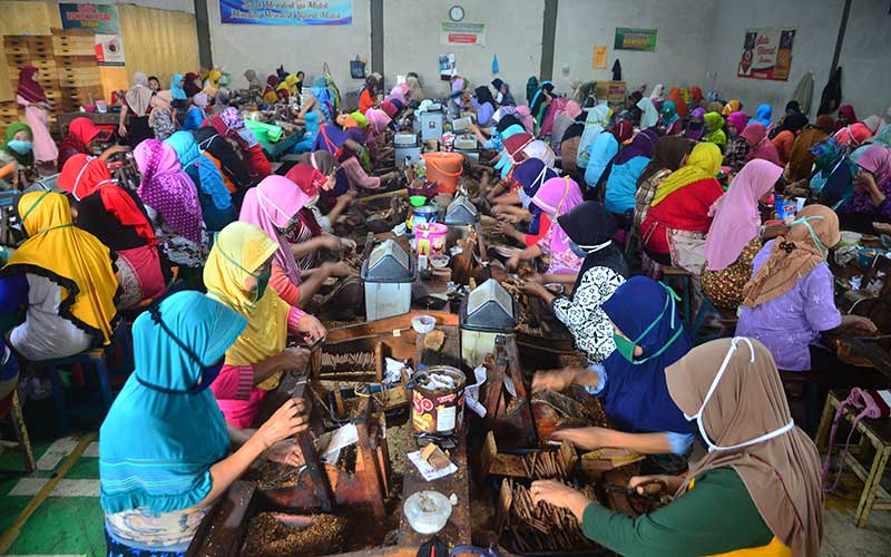 Ribuan Buruh Pabrik Rokok di Cirebon Dapat BLT dari Cukai Tembakau