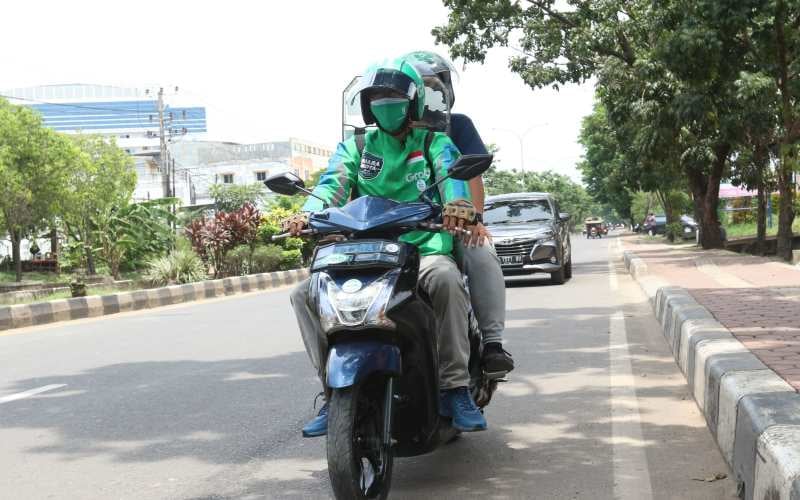  Kisah Tono, Terkena PHK Perusahaan Sawit Banting Setir Jadi Sopir Ojol