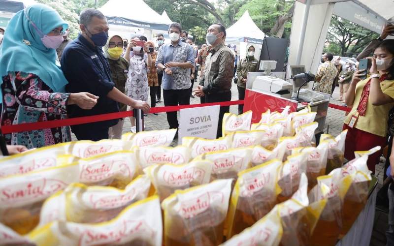  Harga Minyak Goreng Masih Mahal, Pemkot Bandung Gelar Operasi Pasar Murah