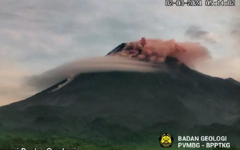 Gunung Semeru Meletus, PVMBG: Gunung Merapi Siaga Level III