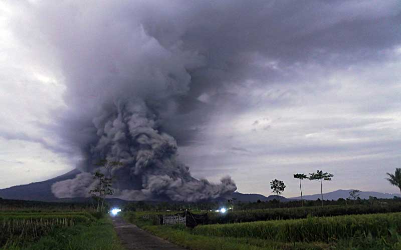  Terungkap! Ini Penyebab Gunung Semeru Meletus