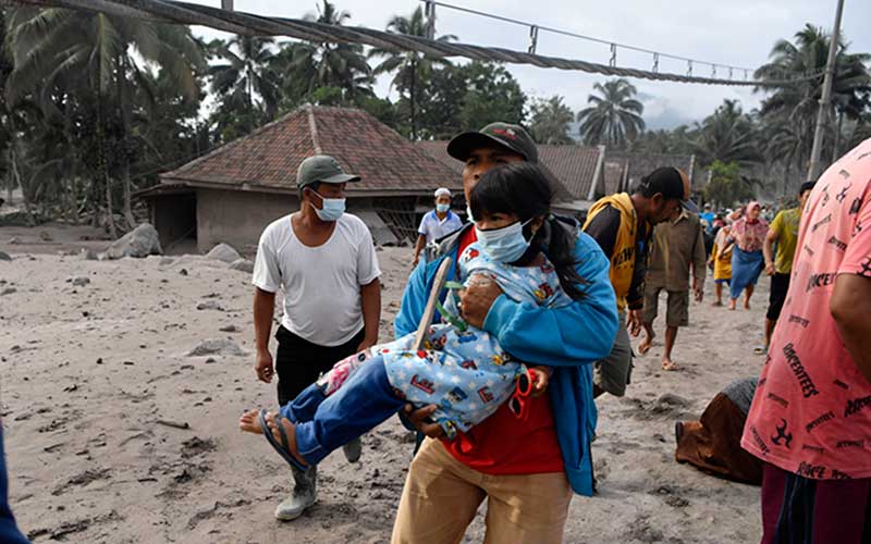  Ada di Zona Merah, Tempat Pengungsian Korban Erupsi Semeru Dipindahkan