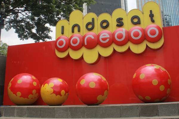 Logo Indosat Ooredoo di kantor pusat PT Indosat Tbk./Indosat