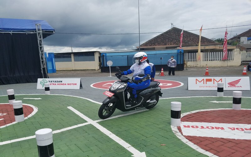  Kampanyekan Keselamatan Berkendara, Yayasan Astra Motor Hadirkan Safety Riding Lab