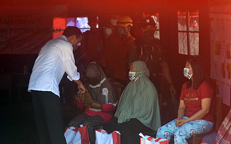  Presiden Joko Widodo Kunjungi Korban Bencana Gunung Semeru