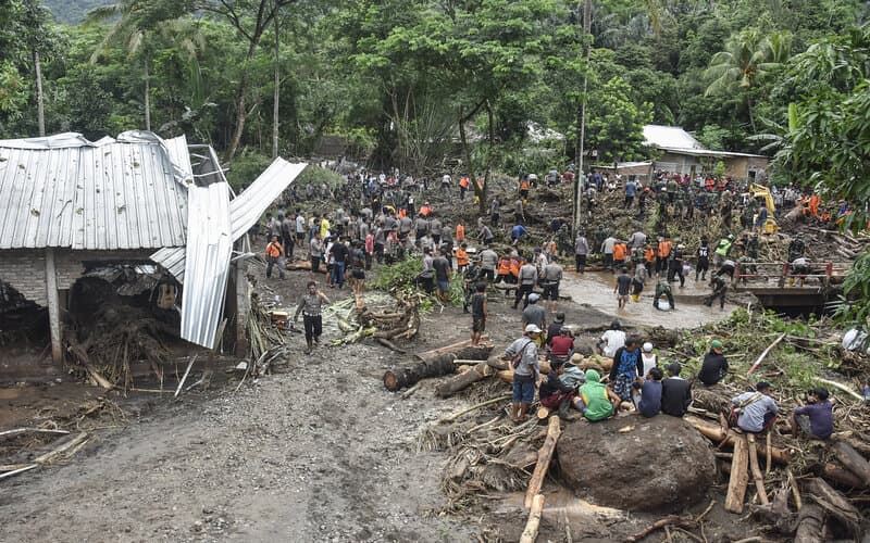  448 Rumah Rusak Akibat Banjir Bandang di Lombok