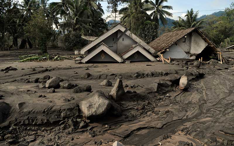  Puluhan Rumah di Dusun Kamar Kanjang Lumajang Terendam Material Lahar Dingin Gunung Semeru