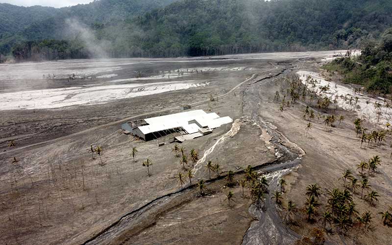  Puluhan Rumah di Candipuro Tertutup Material Erupsi Gunung Semeru Setinggi 2,5 Meter