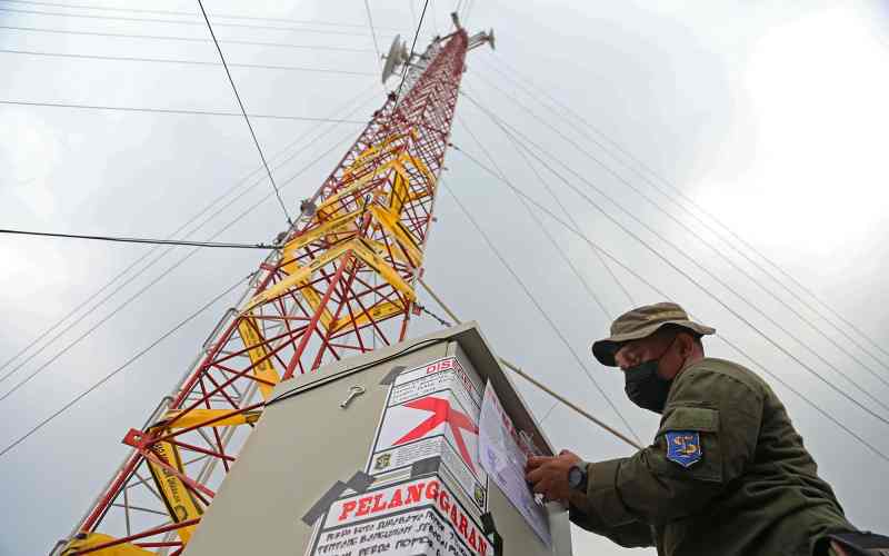  Satpol PP Surabaya Segel 5 Menara Telekomunikasi Tak Berizin